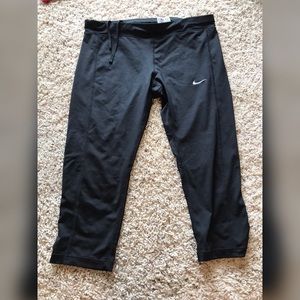 Nike Capri workout tights/leggings